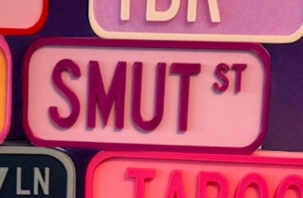 Street sign shelf sitter