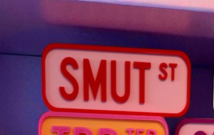 Street sign shelf sitter